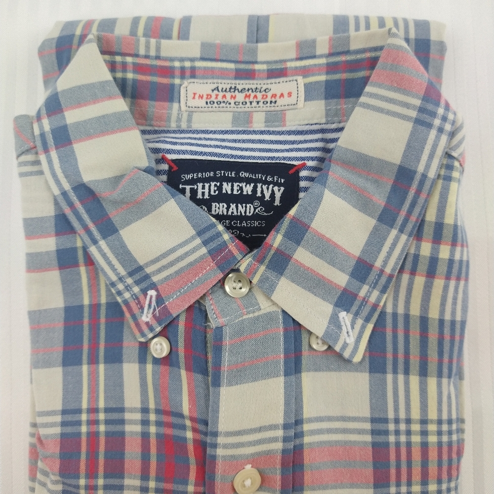 The New Ivy button down shirt sleeve size medium.